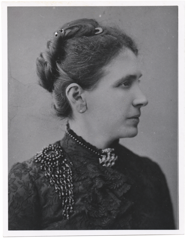 Sophia Schliemann (1852-1932) mit Hiddenseer Goldschmuck